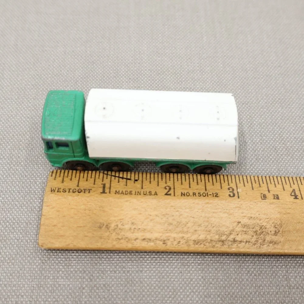 Lesney Matchbox Leyland Petrol Tanker BP No.32 Green Made in United Kingdom BP